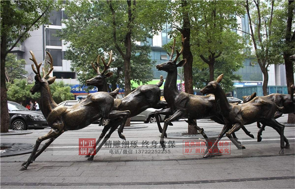 群鹿雕塑.jpg 群鹿雕塑.jpg