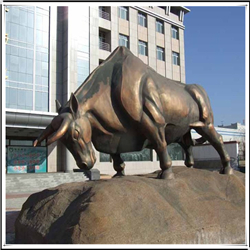 廣場開荒牛雕塑 廣場開荒牛雕塑