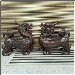 一對小型銅獬豸雕塑擺件 一對小型銅獬豸雕塑擺件